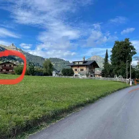 Daire Dans Un Avec Jardin Privatif *